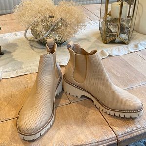 Never Worn Coconuts by Matisse Size 8 Preston Tan Suede Bootie